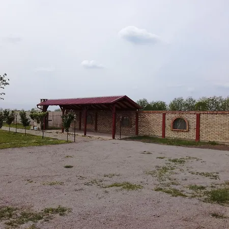 Camp Salas Farma 47 4* Cenej